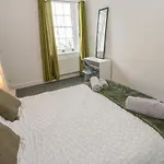 Georgian Town House בית נופש *